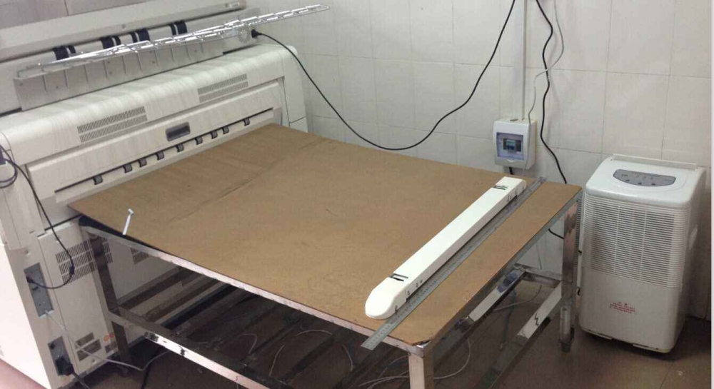 夏天凹印生產(chǎn)要用除濕機控濕